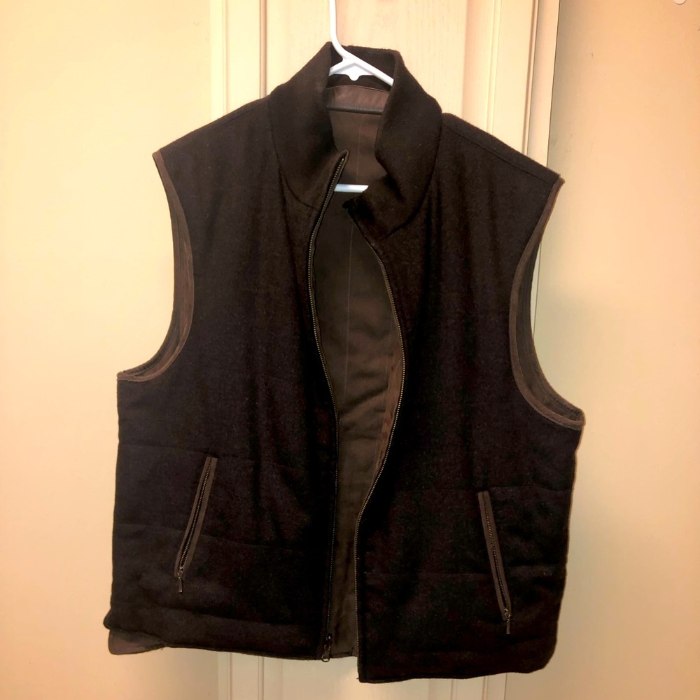 Daniel Cremieux Suede Reversible full zip Vest Brown size L.
